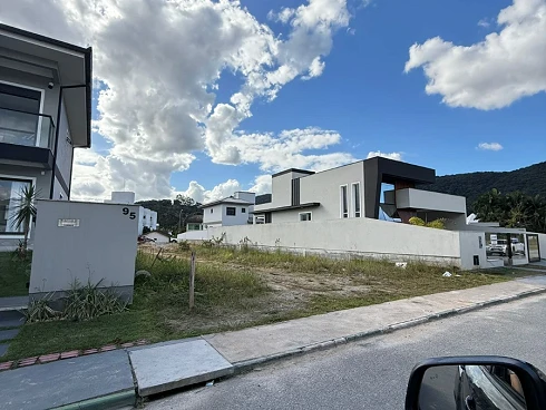 Terreno em Vila Becker, Santo Amaro da Imperatriz
