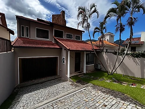 Casa com 5 quartos em João Paulo, Florianópolis