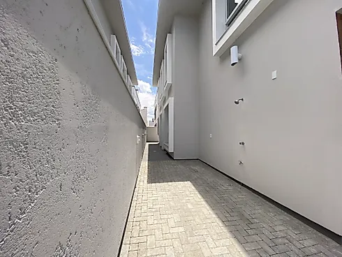 Thumbnail 25