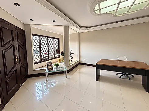Casa Residencial/Comercial com 4 Quartos e Suíte – 430 m² - Foto 7