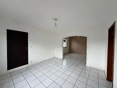 Casa à Venda no Centro de Palhoça | 4 Dormitórios com Edícula. - Foto 17
