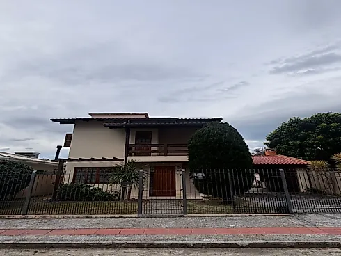 Casa para Locação – Conforto e Espaço para Sua Família! - Casa em Carianos, Florianópolis - Foto 1