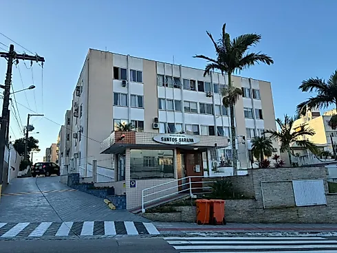 Apartamento de Três Dormitórios com Suite a Venda em Capoeiras