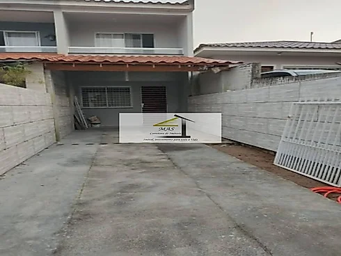 Sobrado geminado em Potecas, São José