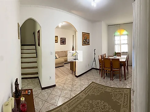 Amplo Sobrado à Venda em Barreiros, em Excelente Localização. - Foto 8