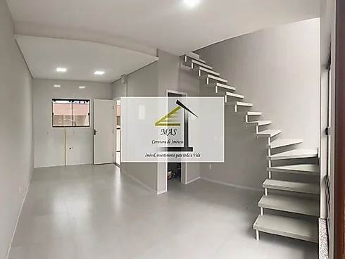 Sobrado geminado em Ipiranga, São José