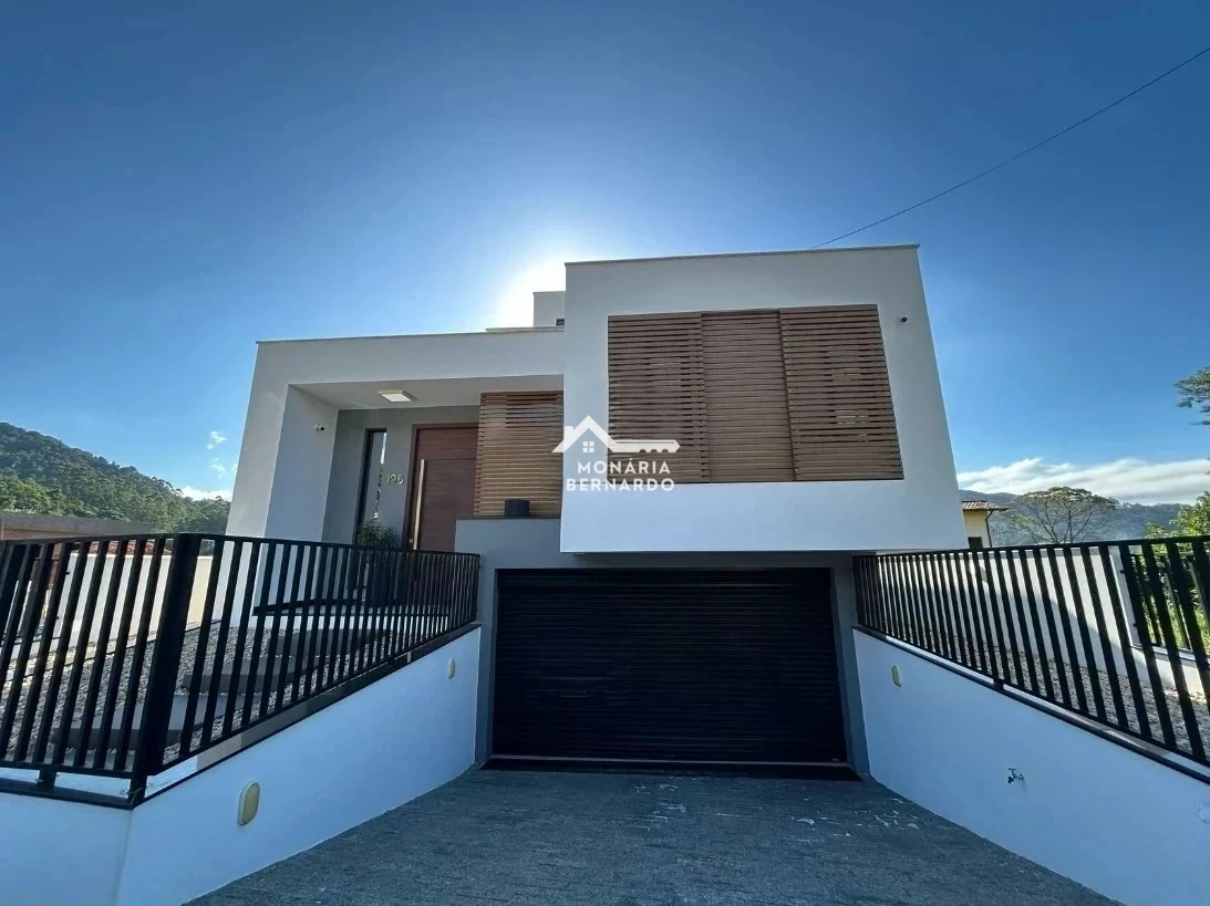 Casa em Centro, Águas Mornas. 3 quartos, 327m². Imagem 1 de 14