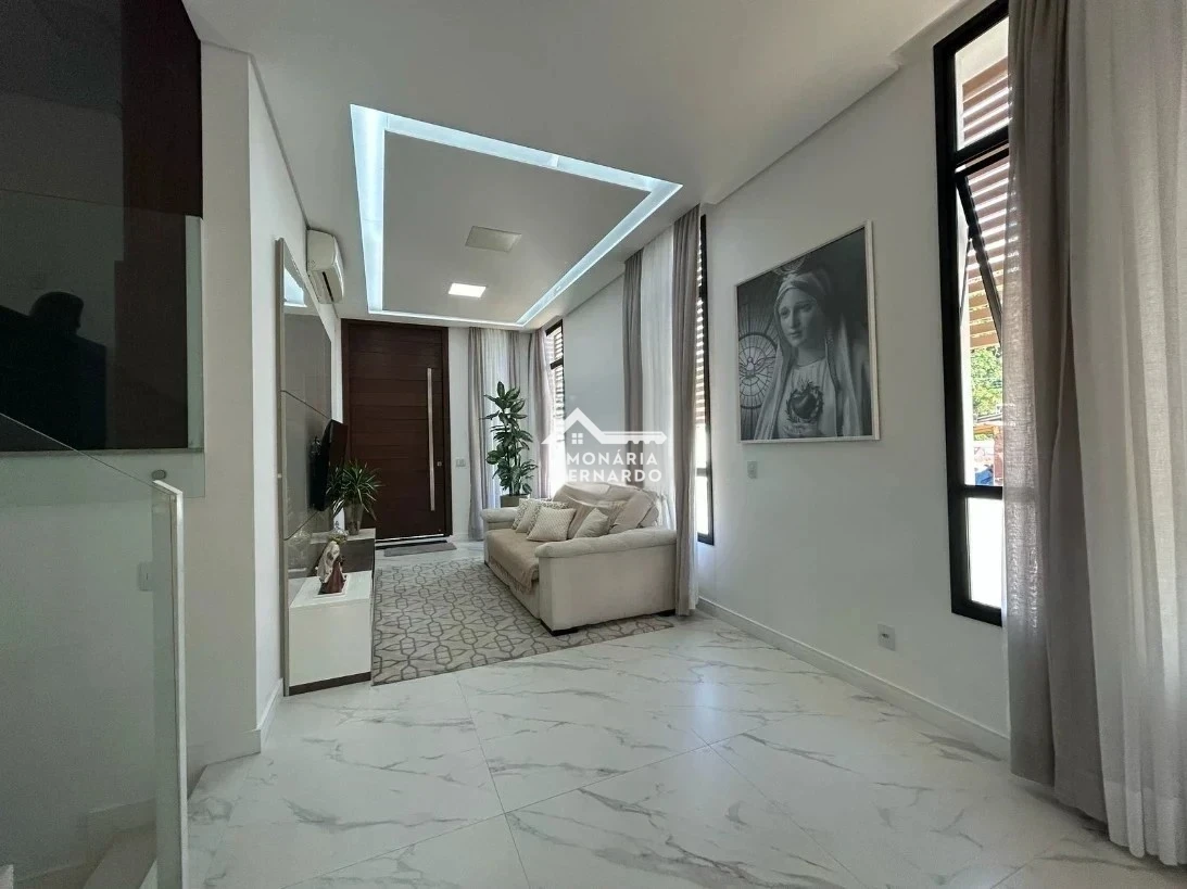 Casa em Centro, Águas Mornas. 3 quartos, 327m². Imagem 2 de 14