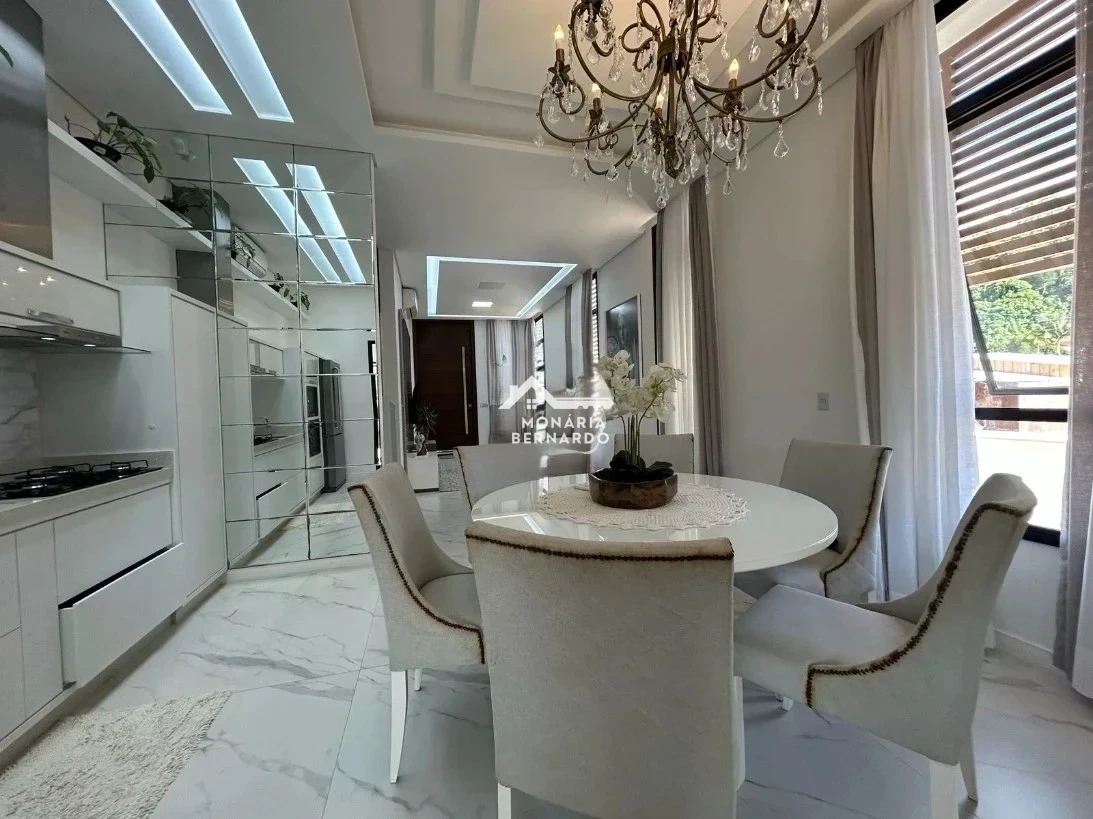 Casa em Centro, Águas Mornas. 3 quartos, 327m². Imagem 3 de 14