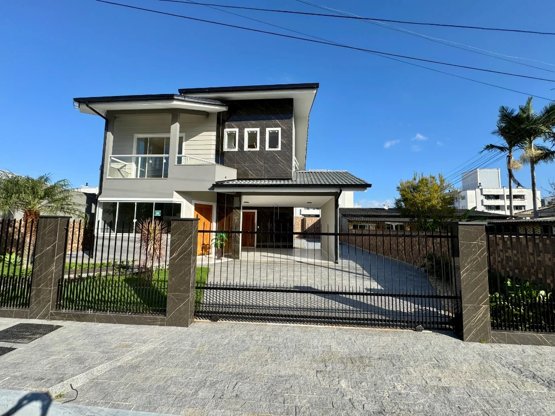 Casa em São Sebastião, Palhoça. 3 quartos, 270m². Imagem 1 de 21