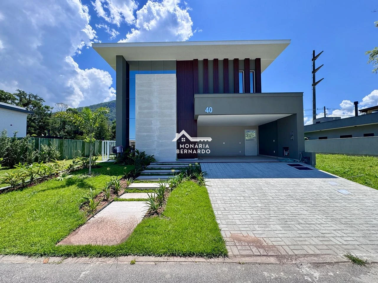 Casa em Pedra Branca, Palhoça. 4 quartos, 275m². Imagem 1 de 35