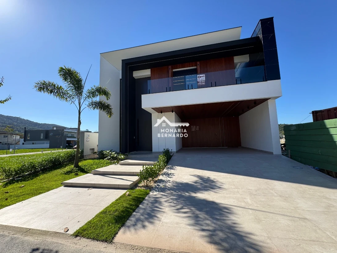 Casa em Pedra Branca, Palhoça. 3 quartos, 262m². Imagem 2 de 33