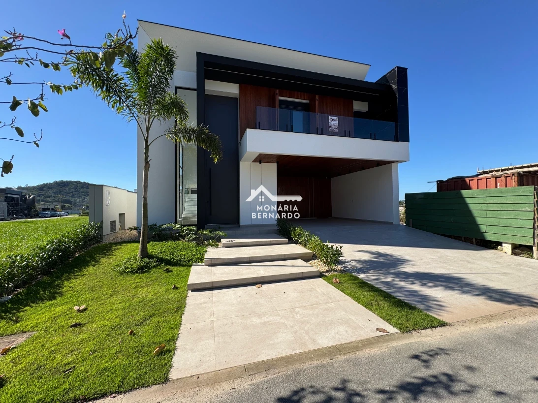 Casa em Pedra Branca, Palhoça. 3 quartos, 262m². Imagem 1 de 33