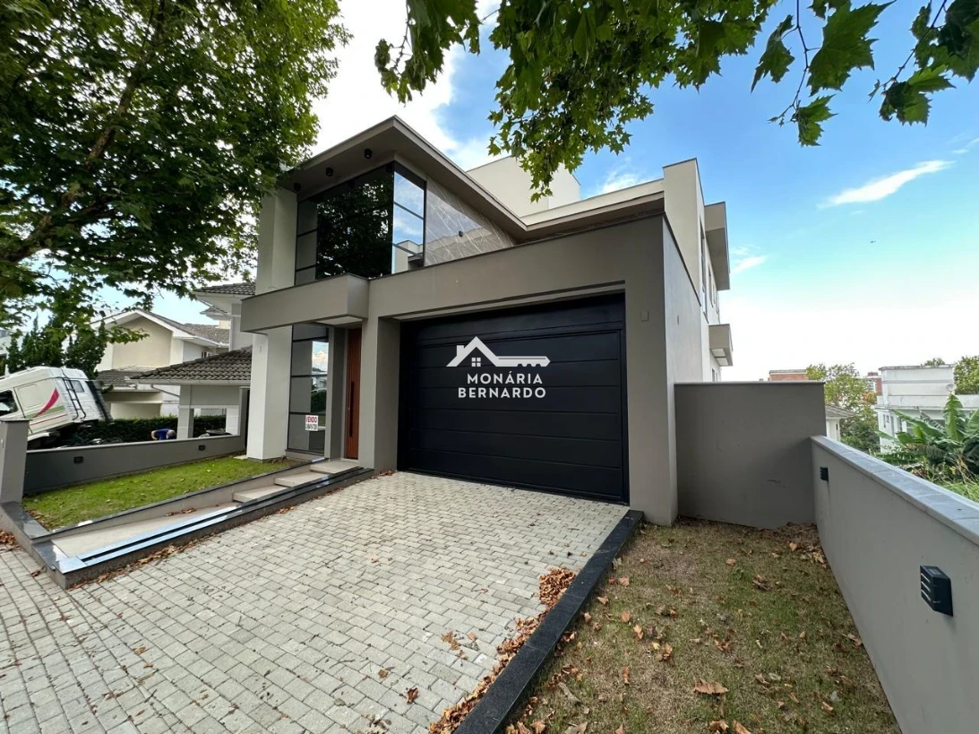 Casa em Pedra Branca, Palhoça. 3 quartos, 307m². Imagem 1 de 33