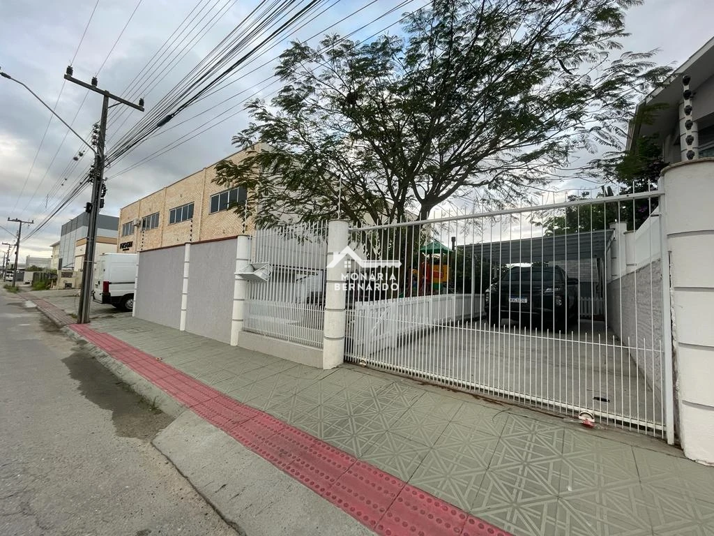 Casa em Aririú, Palhoça. 2 quartos, 300m². Imagem 5 de 42