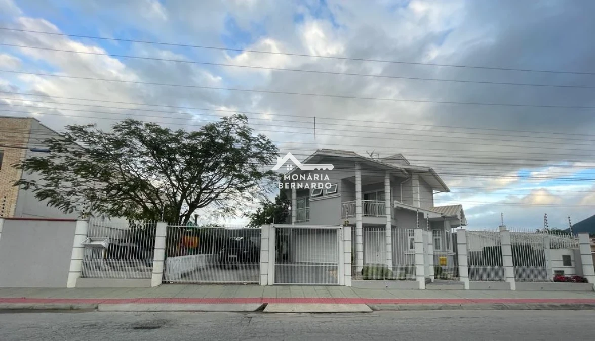 Casa em Aririú, Palhoça. 2 quartos, 300m². Imagem 3 de 42