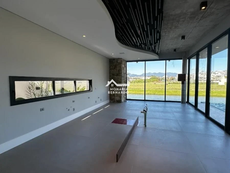 Casa em Pedra Branca, Palhoça. 3 quartos, 284m². Imagem 15 de 33