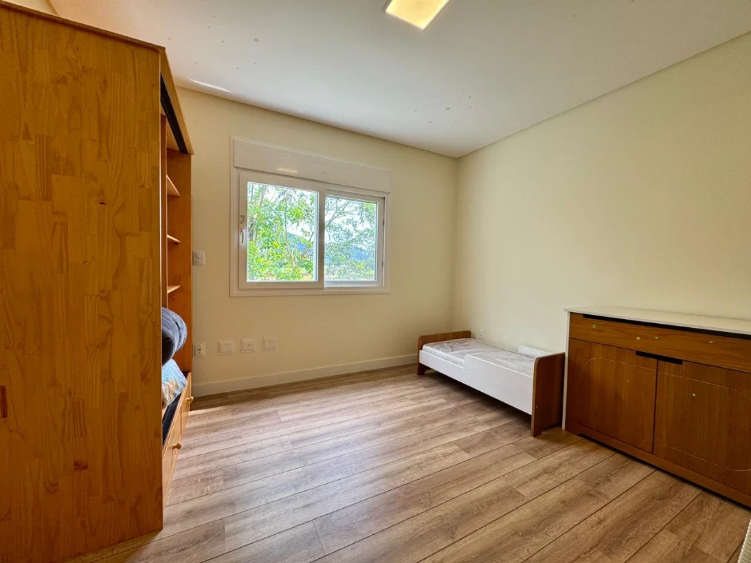 Casa em Sul do Rio, Santo Amaro da Imperatriz. 3 quartos, 245m². Imagem 19 de 43