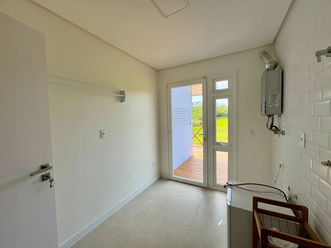 Casa em Sul do Rio, Santo Amaro da Imperatriz. 3 quartos, 245m². Imagem 15 de 43