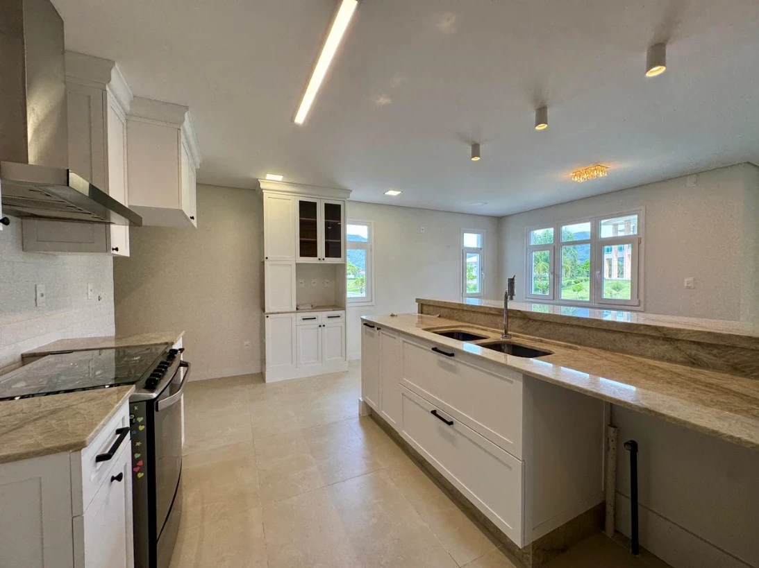 Casa em Sul do Rio, Santo Amaro da Imperatriz. 3 quartos, 245m². Imagem 12 de 43