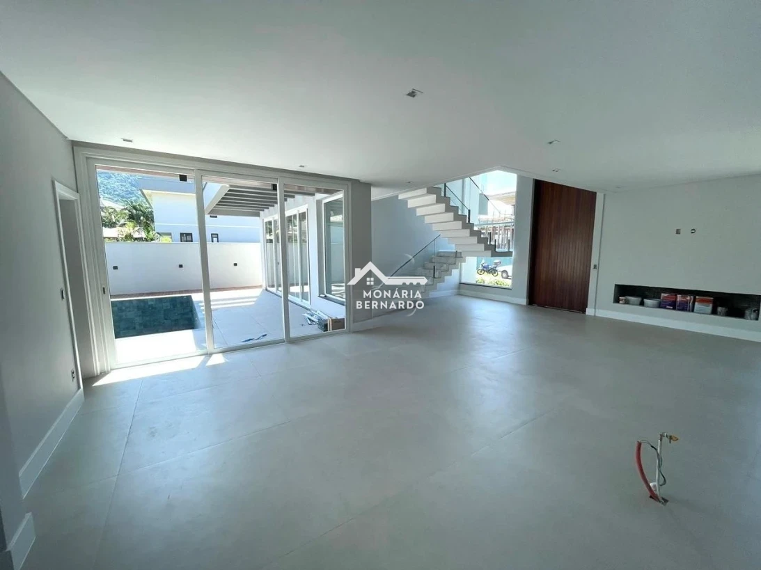 Casa em Pedra Branca, Palhoça. 3 quartos, 263m². Imagem 3 de 32