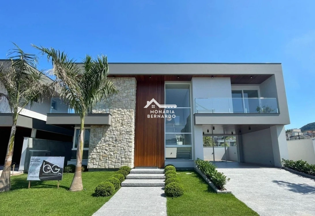 Casa em Pedra Branca, Palhoça. 3 quartos, 263m². Imagem 1 de 32