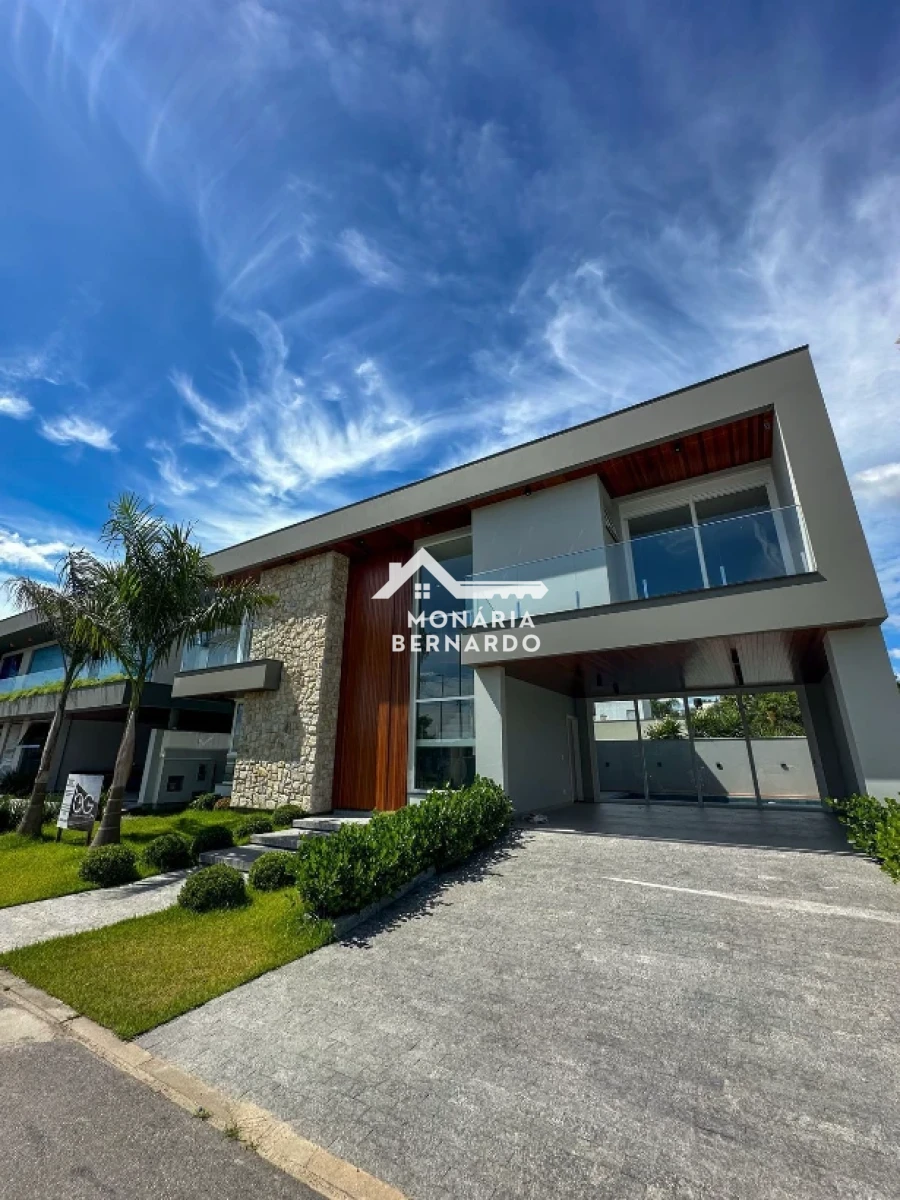 Casa em Pedra Branca, Palhoça. 3 quartos, 263m². Imagem 2 de 32