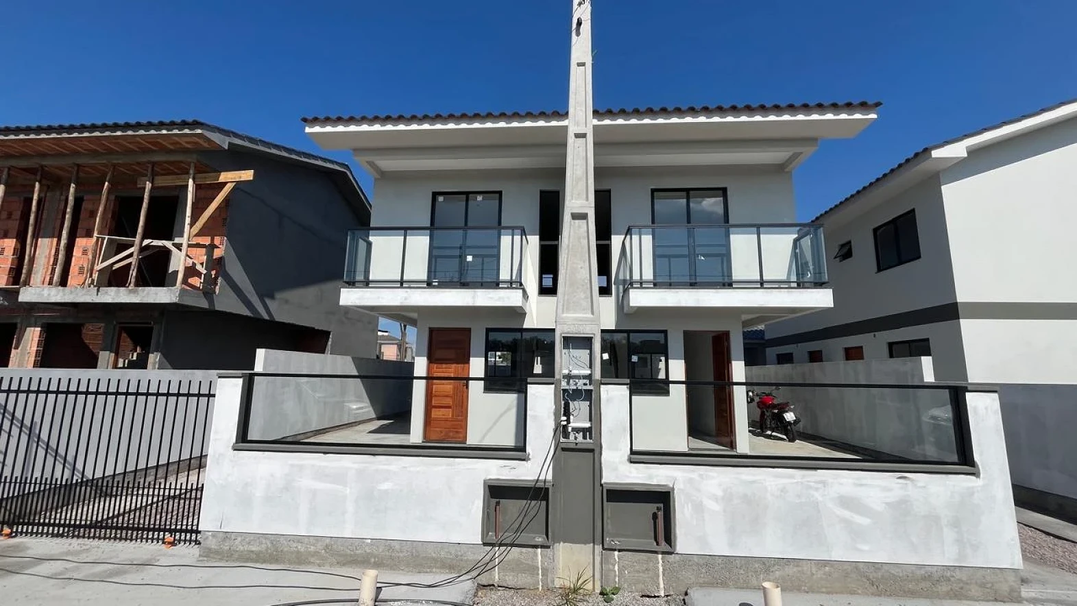 Sobrado Geminado em Nova Palhoça, Palhoça. 2 quartos, 60m². Imagem 1 de 24