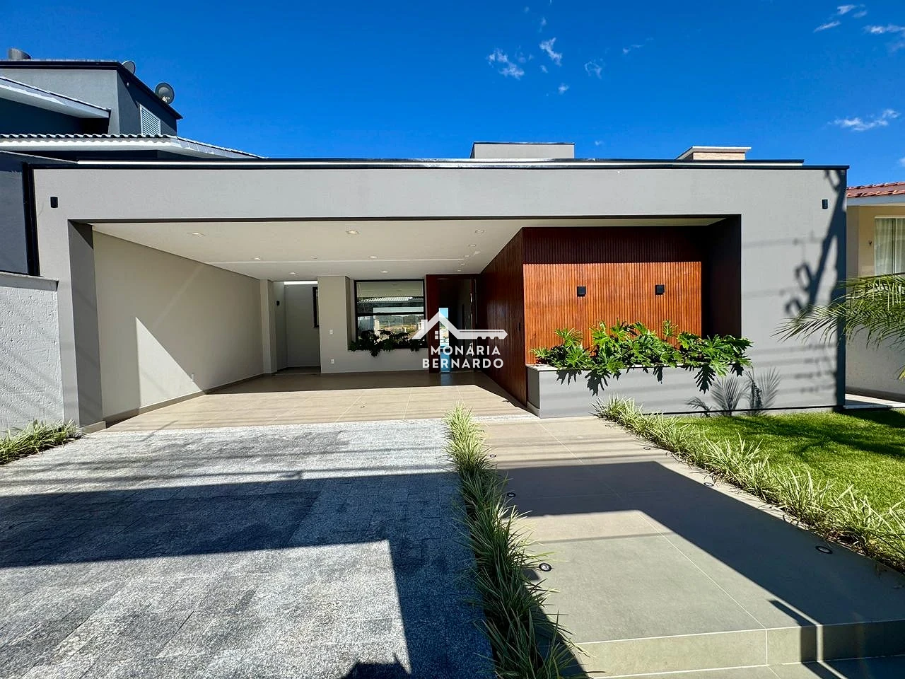 Casa 3 dormitórios, sendo 1 suíte master com closet Pedra Branca