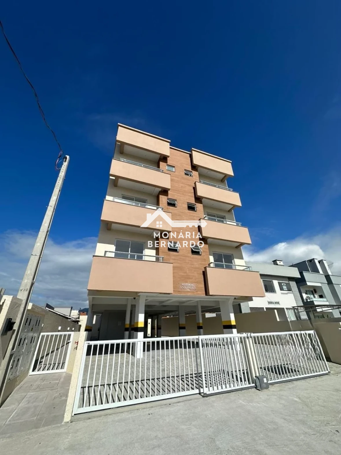 Apartamento em Barra do Aririú, Palhoça. 2 quartos, 56m². Imagem 1 de 18