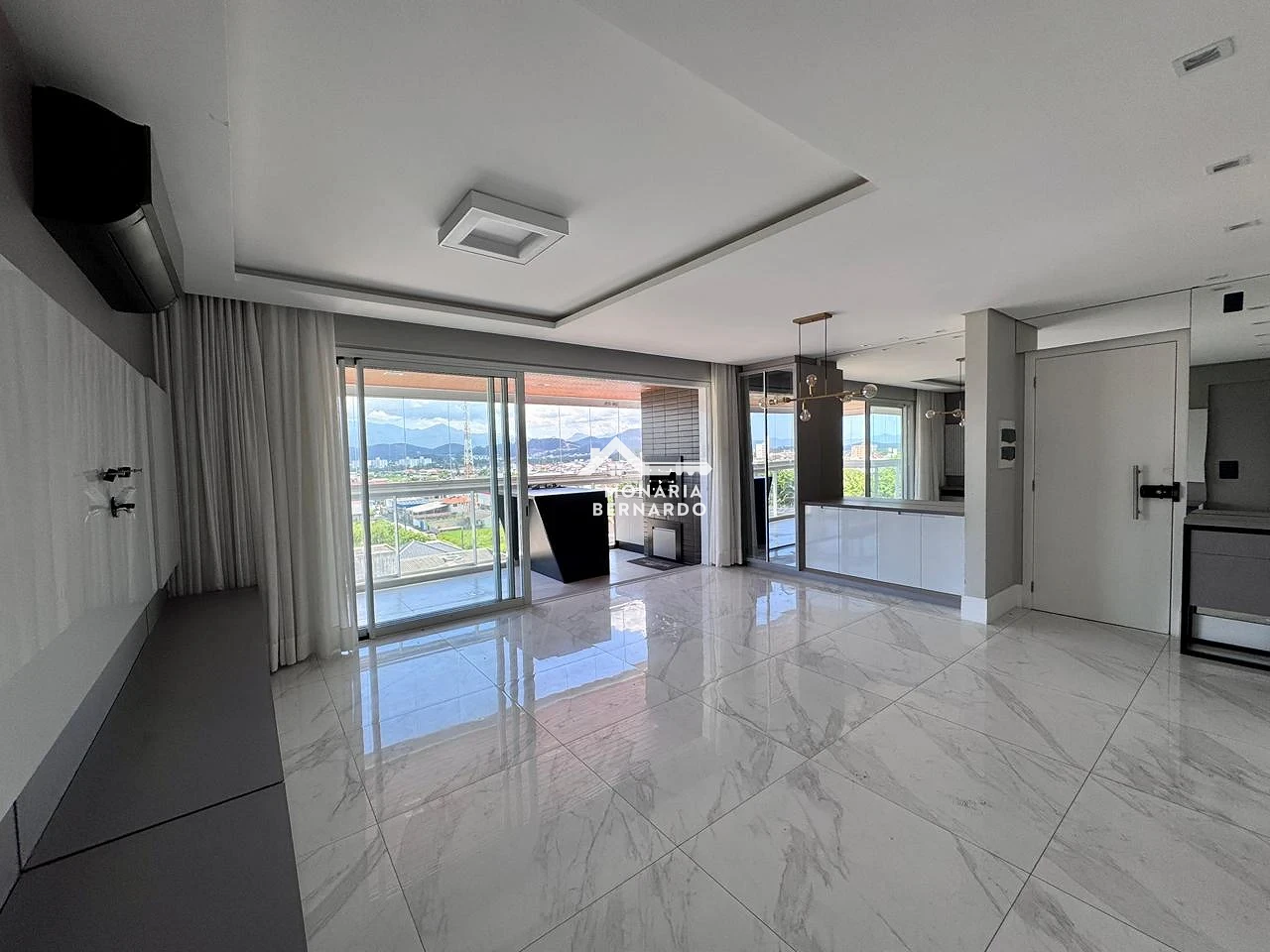 Apartamento em Pagani, Palhoça. 4 quartos, 143m². Imagem 3 de 33