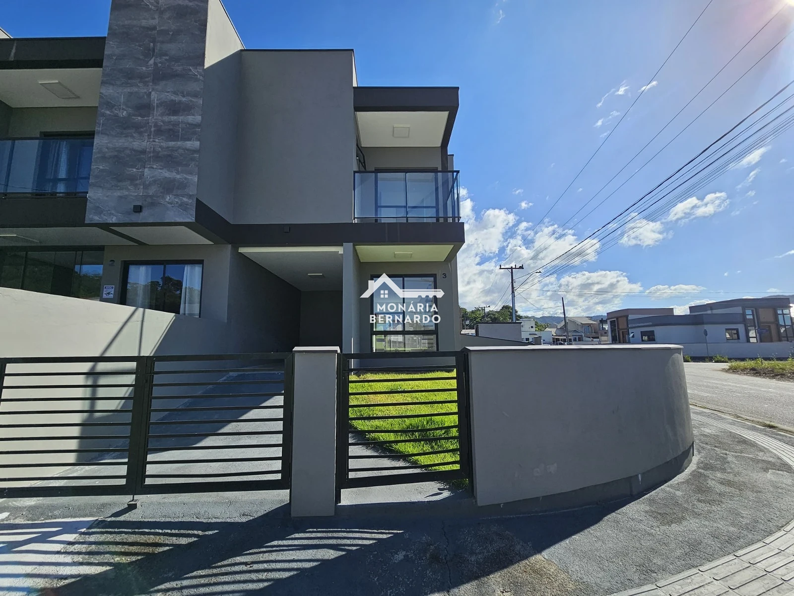 Sobrado 2 dormitórios, sendo 2 suítes Bela Vista