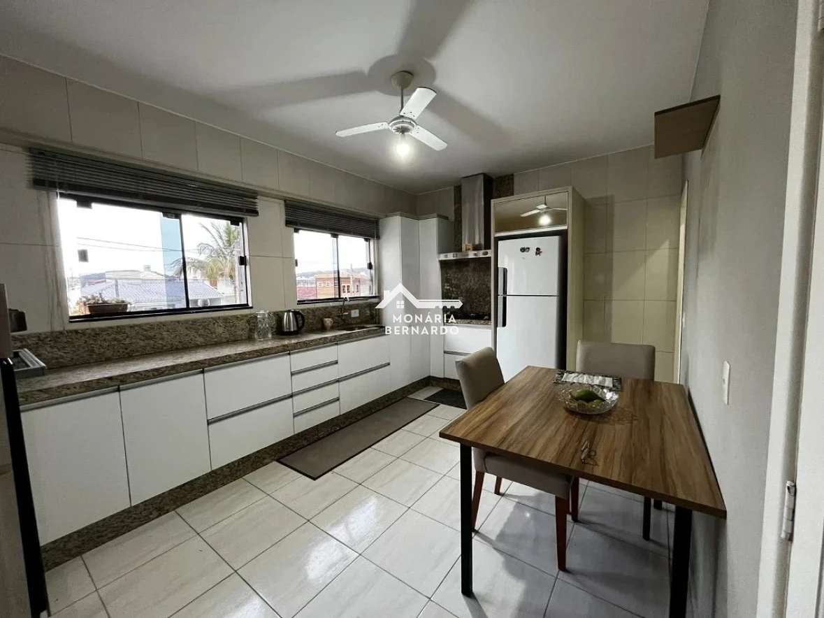 Casa em Ponte do Imaruim, Palhoça. 4 quartos, 240m². Imagem 2 de 32