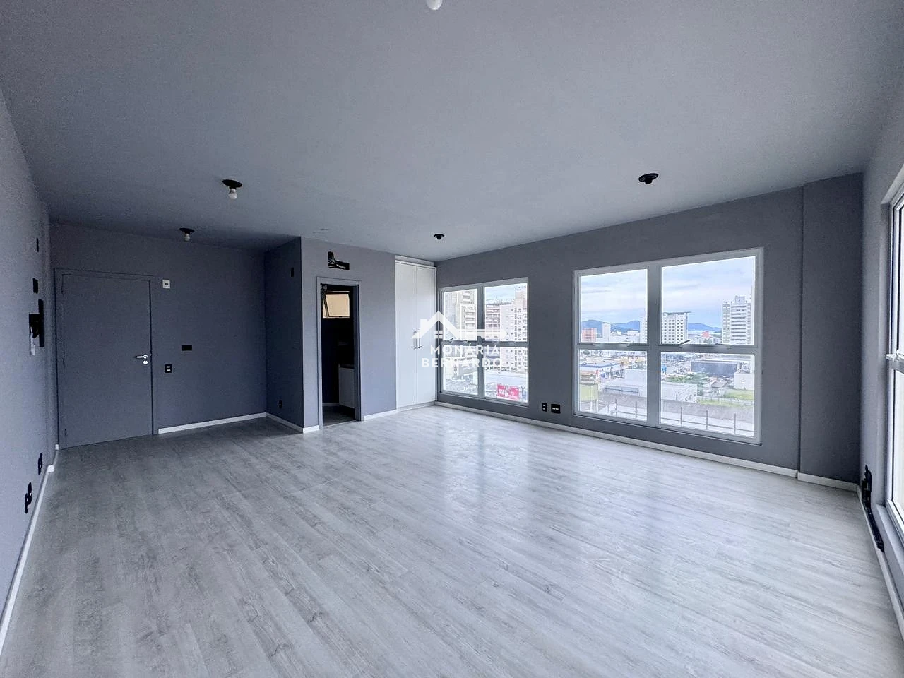 Escritório/Sala em Pagani, Palhoça. 0 quartos, 35m². Imagem 1 de 10