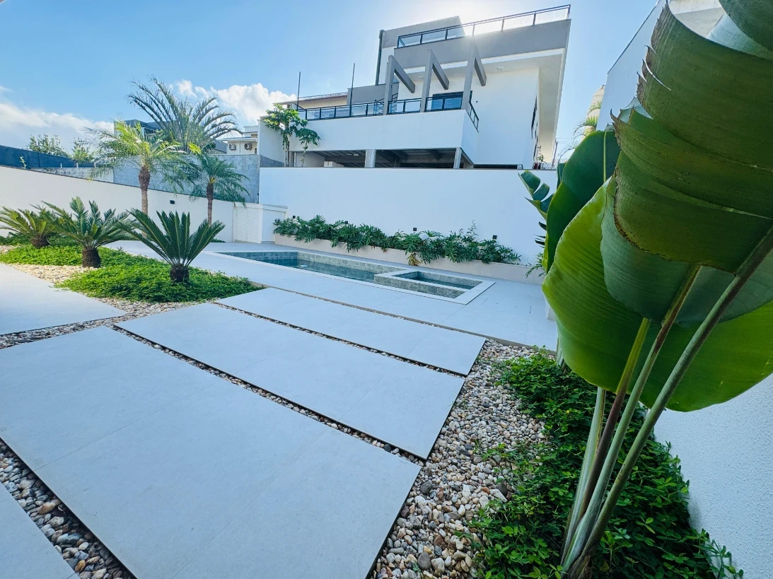 Casa em Pedra Branca, Palhoça. 3 quartos, 240m². Imagem 2 de 29