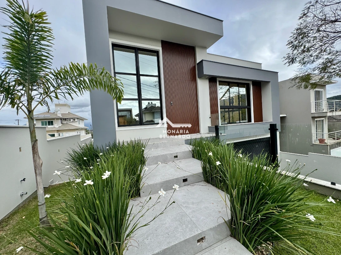 Casa em Pedra Branca, Palhoça. 4 quartos, 317m². Imagem 2 de 28