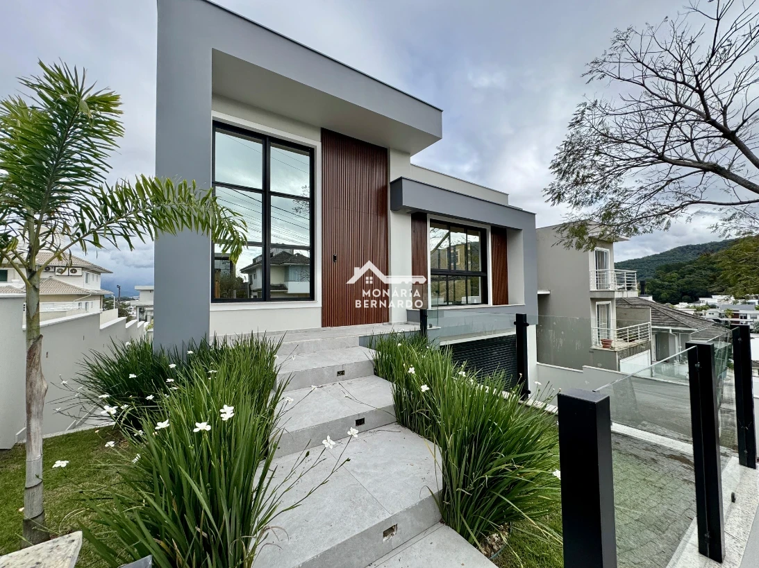 Casa em Pedra Branca, Palhoça. 4 quartos, 317m². Imagem 1 de 28