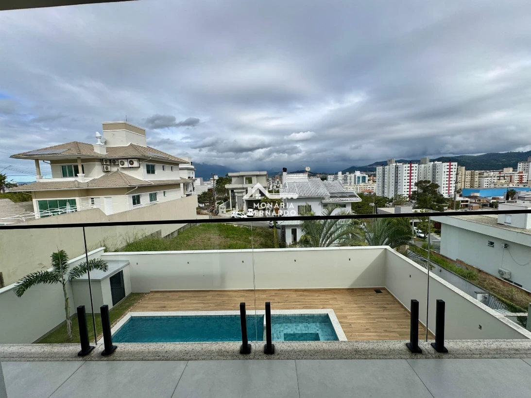 Casa em Pedra Branca, Palhoça. 4 quartos, 317m². Imagem 9 de 28