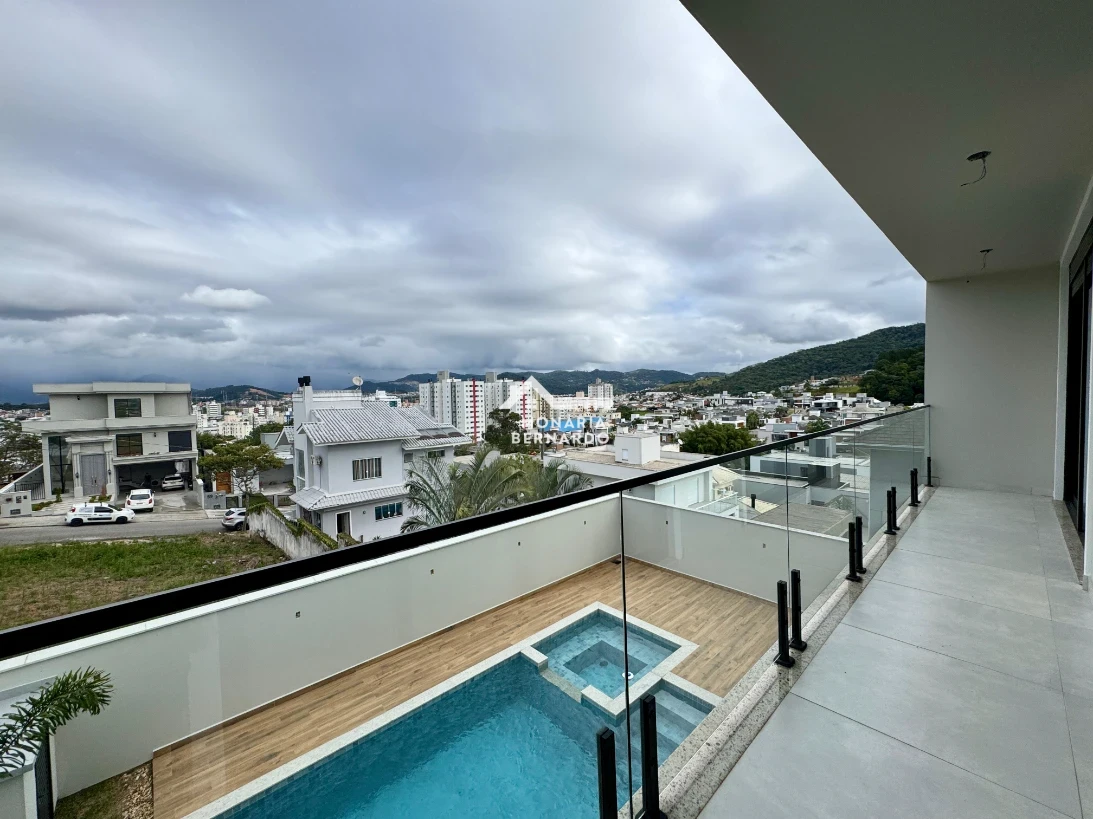 Casa em Pedra Branca, Palhoça. 4 quartos, 317m². Imagem 11 de 28