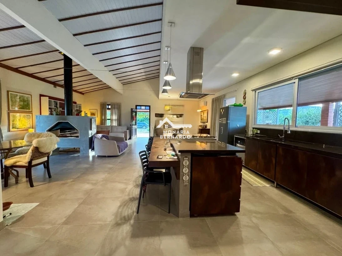 Casa em Sul do Rio, Santo Amaro da Imperatriz. 3 quartos, 378m². Imagem 9 de 32