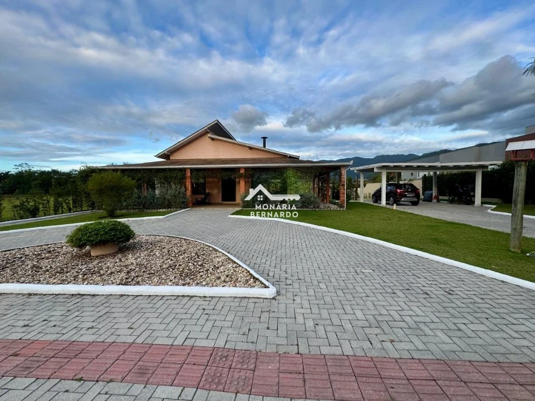 Casa em Sul do Rio, Santo Amaro da Imperatriz. 3 quartos, 378m². Imagem 2 de 32