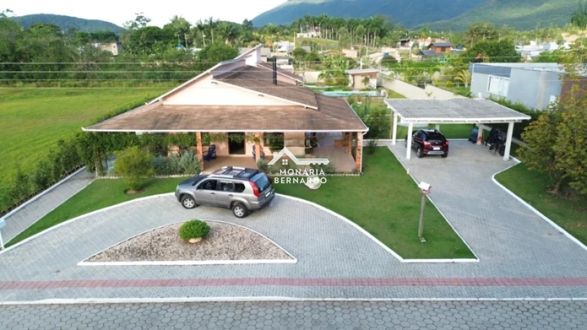 Casa em Sul do Rio, Santo Amaro da Imperatriz. 3 quartos, 378m². Imagem 1 de 32