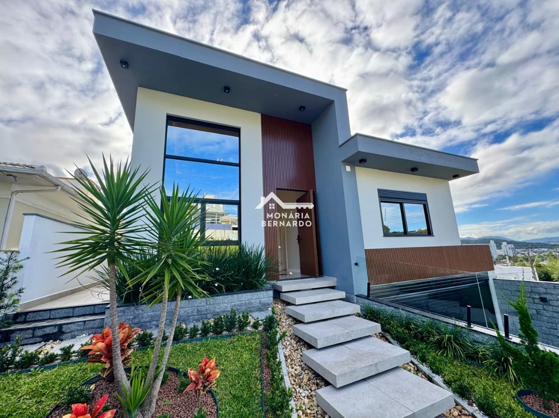 Casa em Pedra Branca, Palhoça. 3 quartos, 300m². Imagem 1 de 24