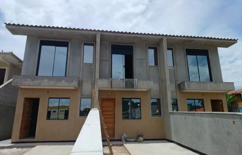 Sobrado Geminado com 3 quartos em Aririú, Palhoça