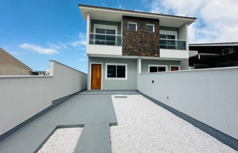 Sobrado Geminado com 2 quartos em Bela Vista, Palhoça