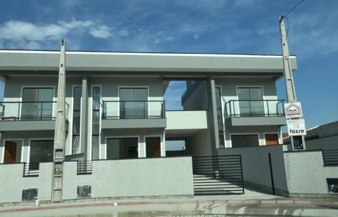 Sobrado Geminado com 2 quartos em Bela Vista, Palhoça