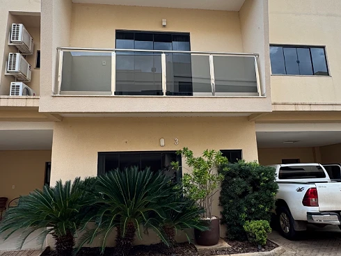 Sobrado dentro de condomínio - 4/4 - 3 suítes - 110 sul 