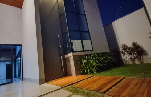 Casa em Praça Alto Umuarama, Uberlândia