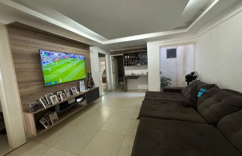 Casa em Laranjeiras, Uberlândia