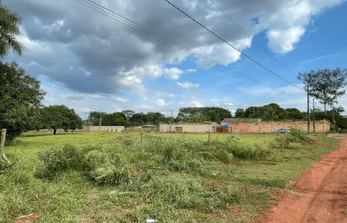 Terreno em Quintas do Bosque, Uberlândia